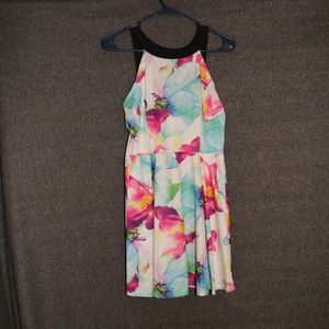 Fancy Inn Floral Dress Size S